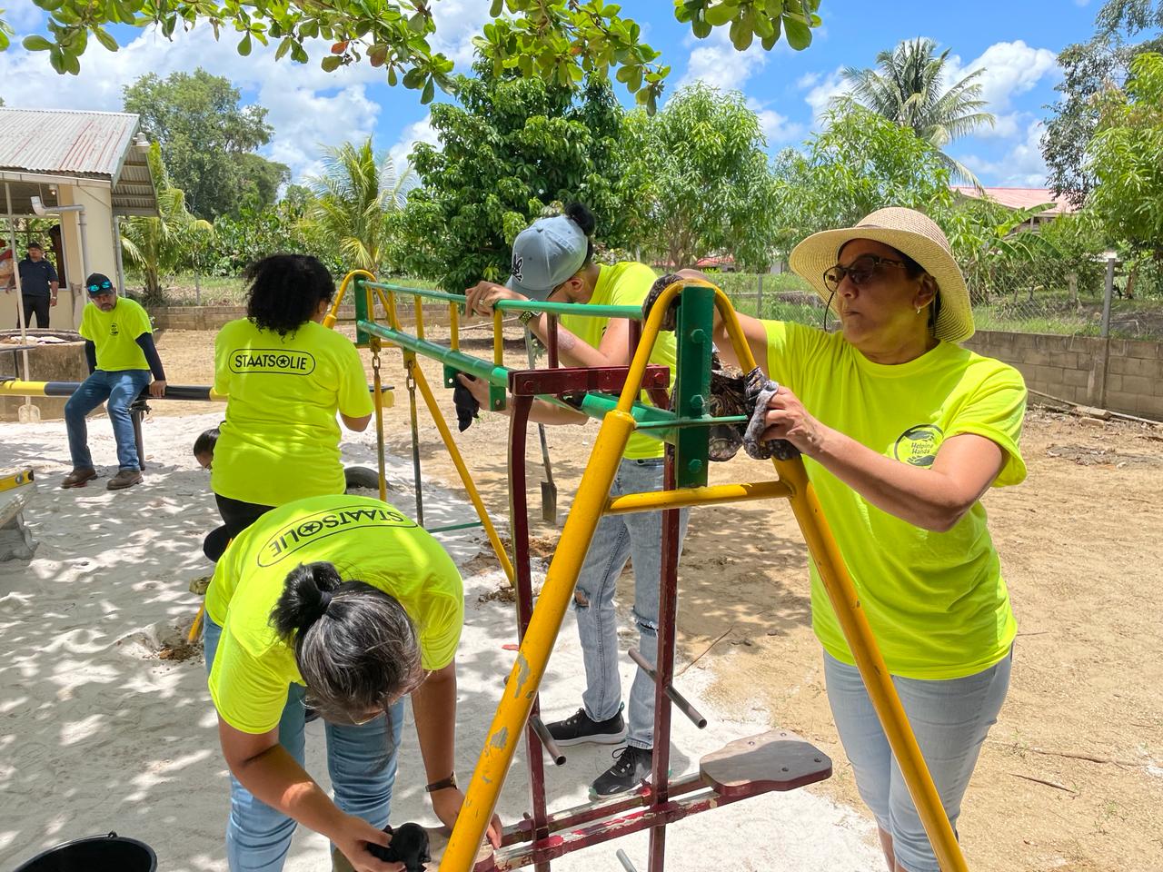 Helping Hands: Staatsolie employees participate hands-on in volunteer projects